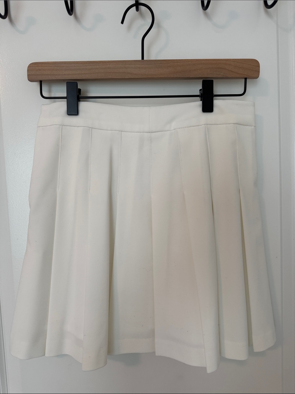 ARITZIA Sunday Best Ivory Pleated Women's Micro Mini Skirt Size 4